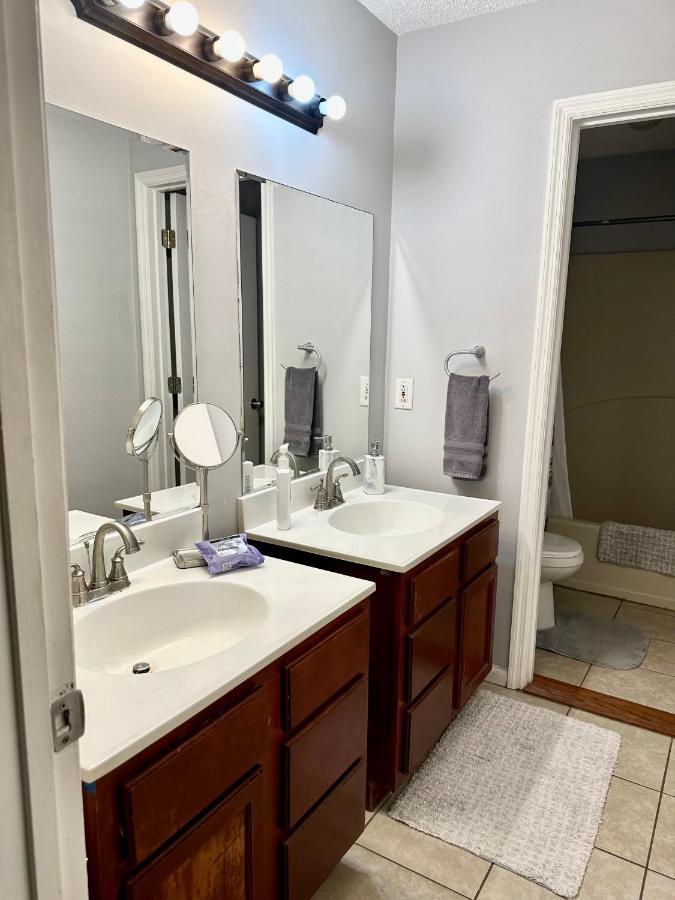 Lovely 2-Bedroom Condo W/Balcony And Free Parking Nashville Ngoại thất bức ảnh